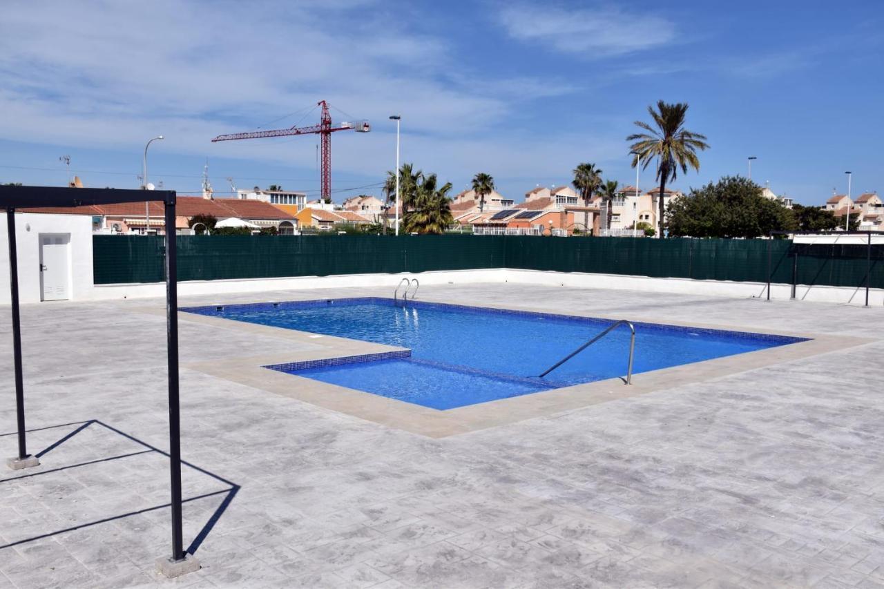 Casa Alex Torrevieja- Holiday House - Con Piscina Comunitaria Exterior photo